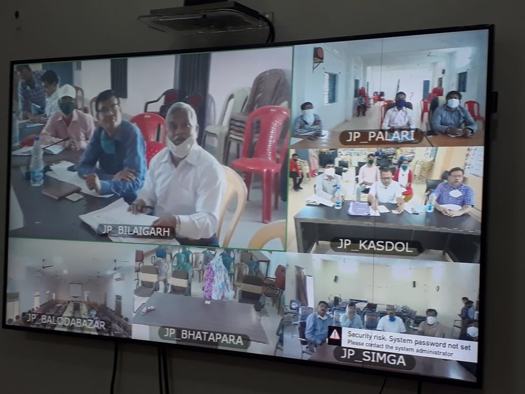 collector-took-meeting-of-officers-through-video-conferencing-in-balodabazar