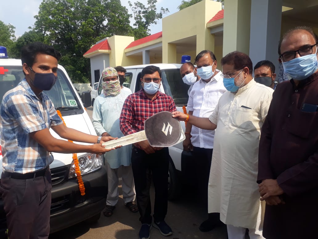 mp sunil soni gave 4 ambulance