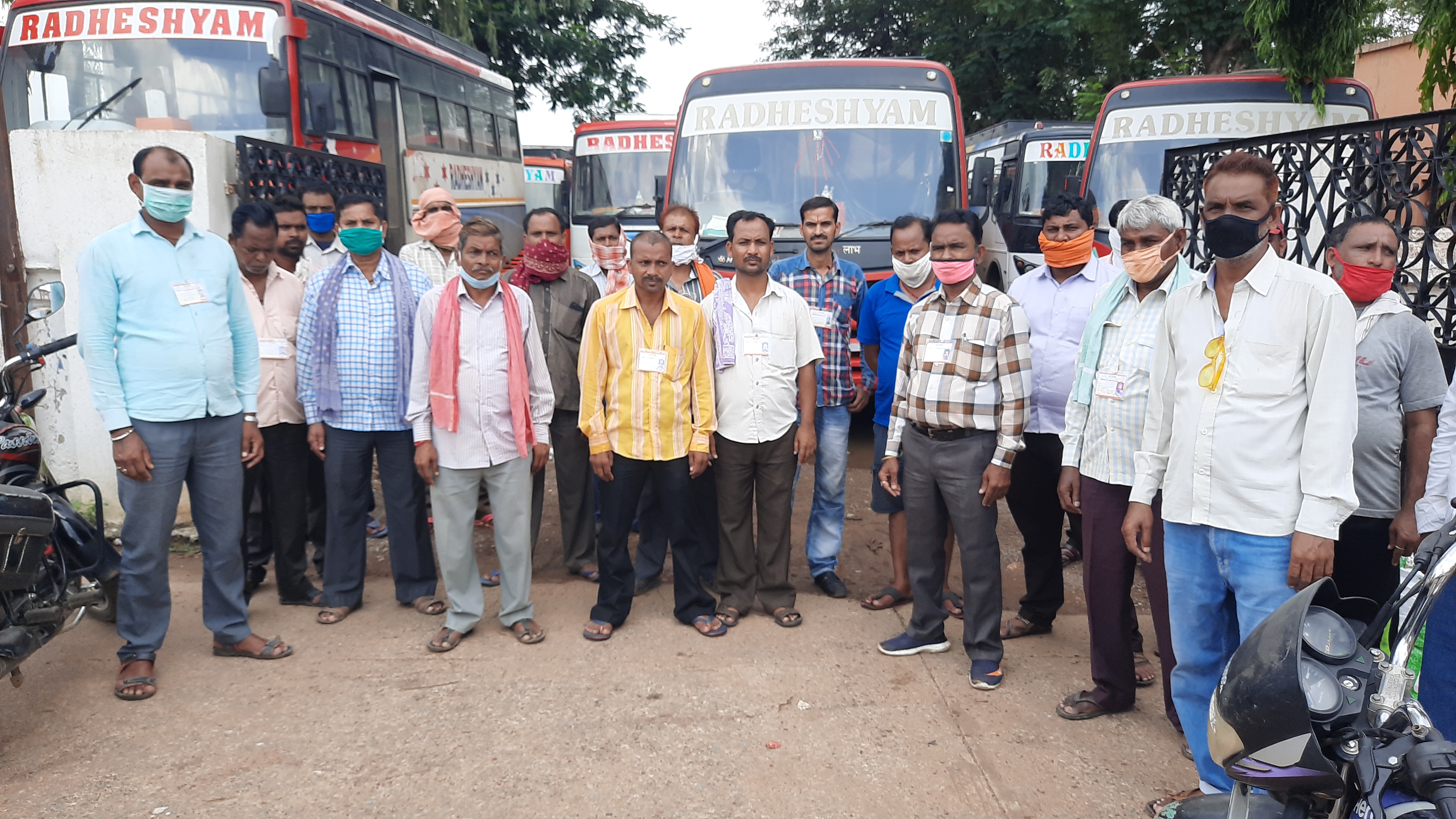 Bus workers demonstrated in Bhatapara