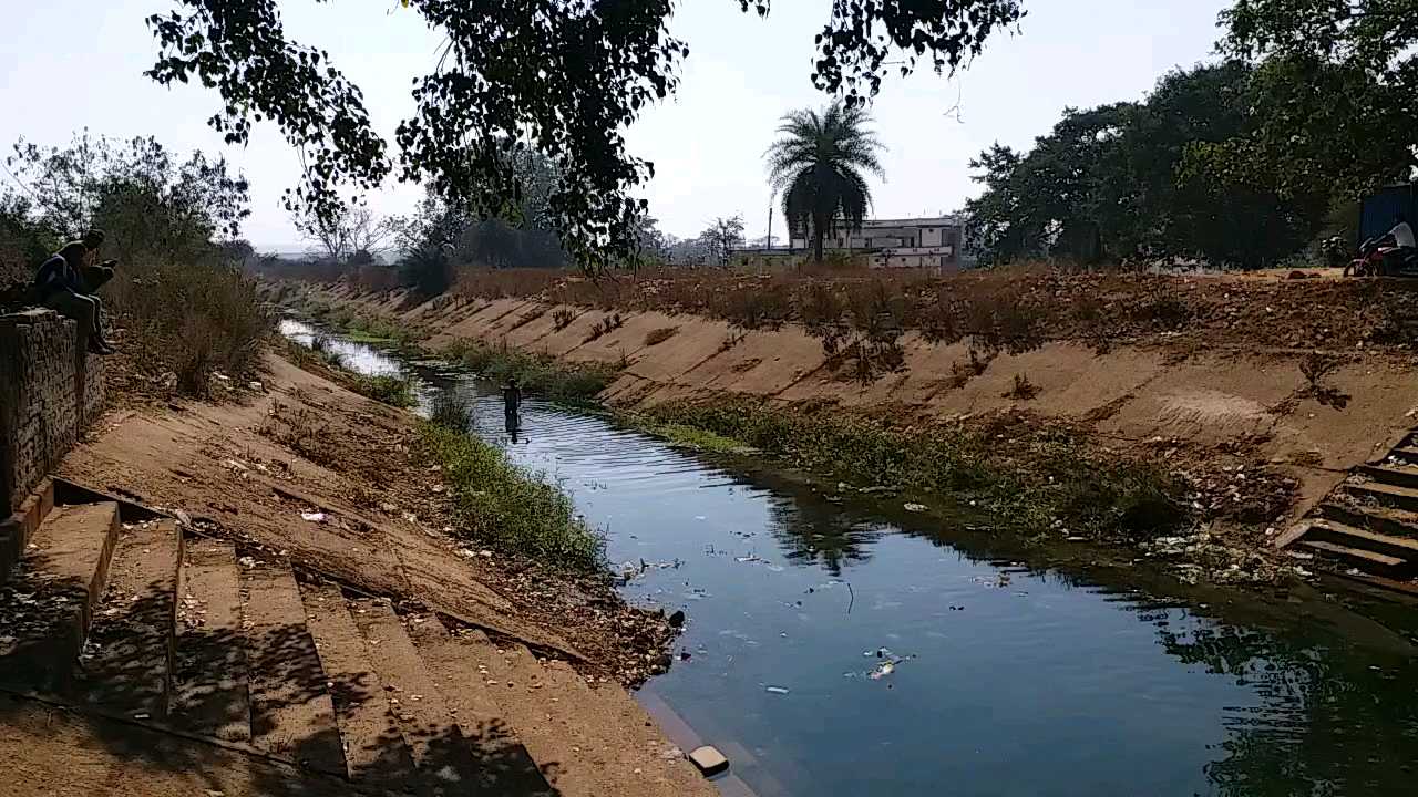 trouble-over-water-in-villagers-due-to-filth-in-jindadayini-tandula-reservoir-canals