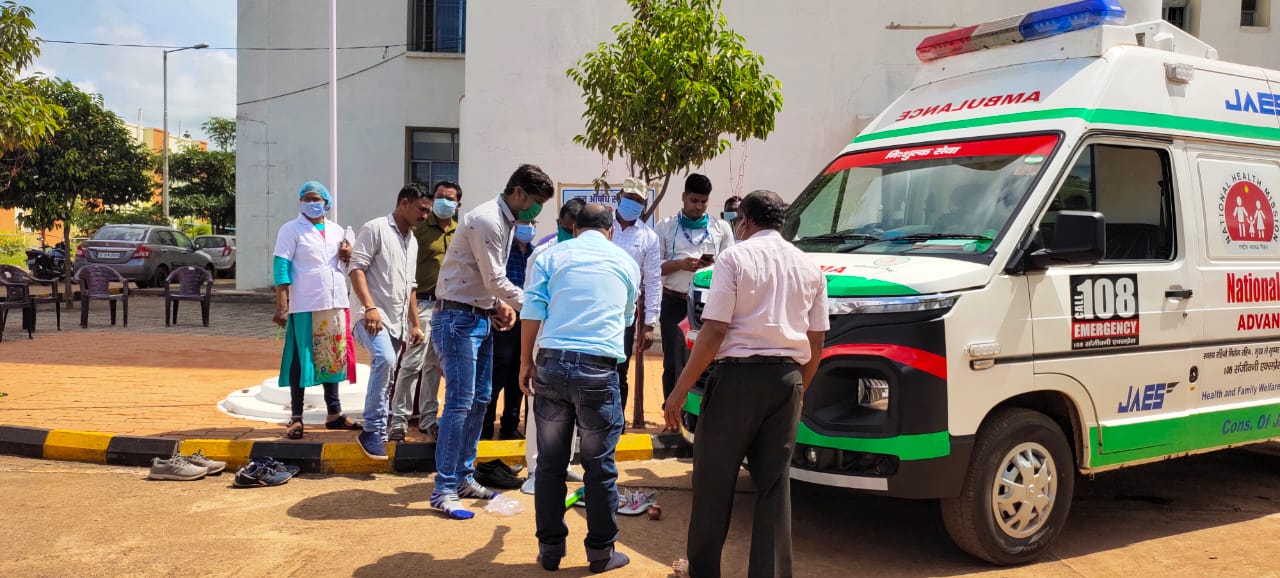 balod-district-hospital-gets-emergency-108-vehicle-equipped-with-life-support