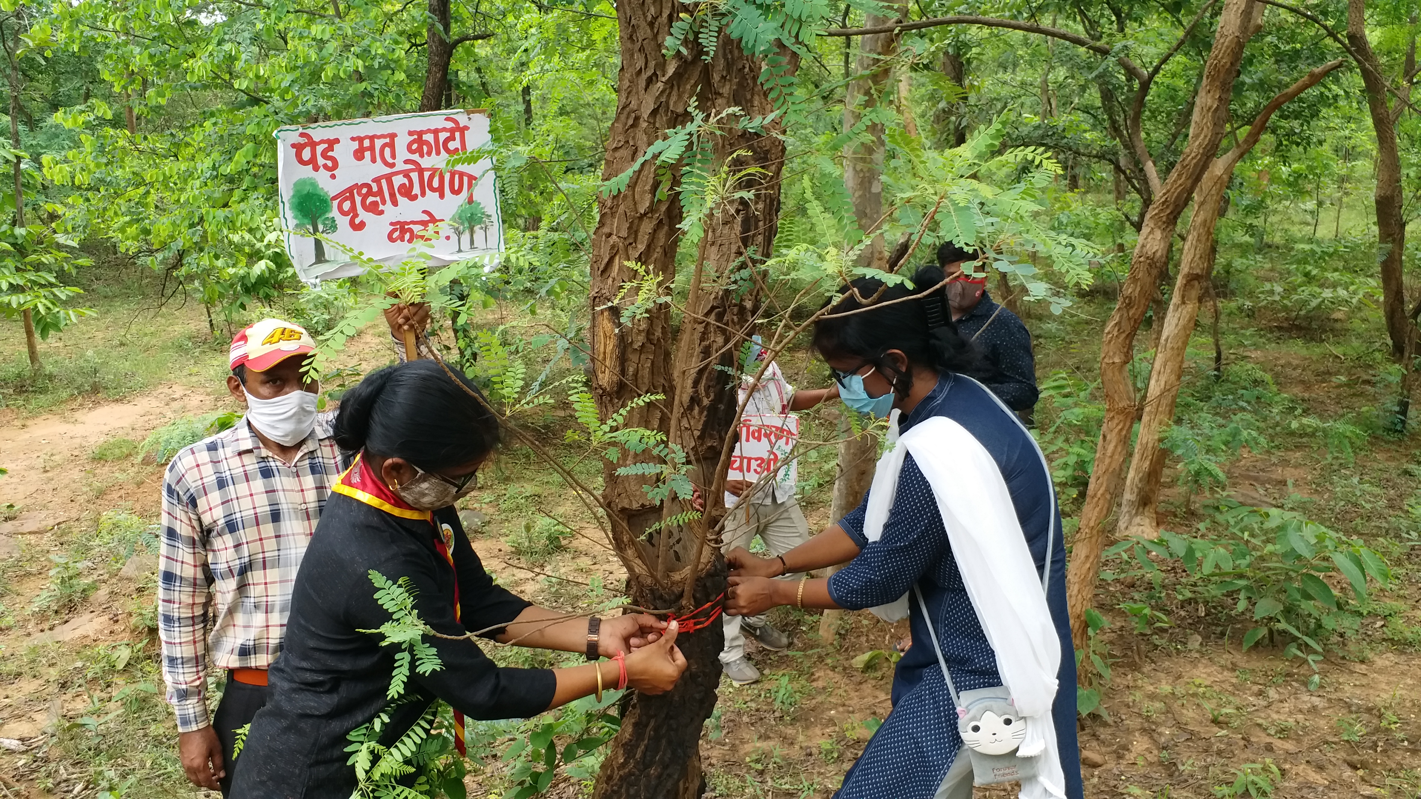 women tying the knot