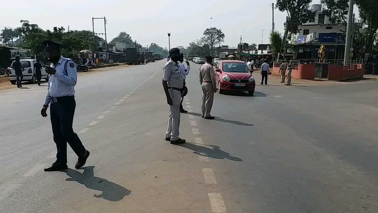 police handling traffic system