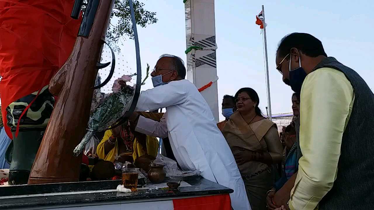 tamradhwaj sahu unveiled statue of chhagan kuldeep