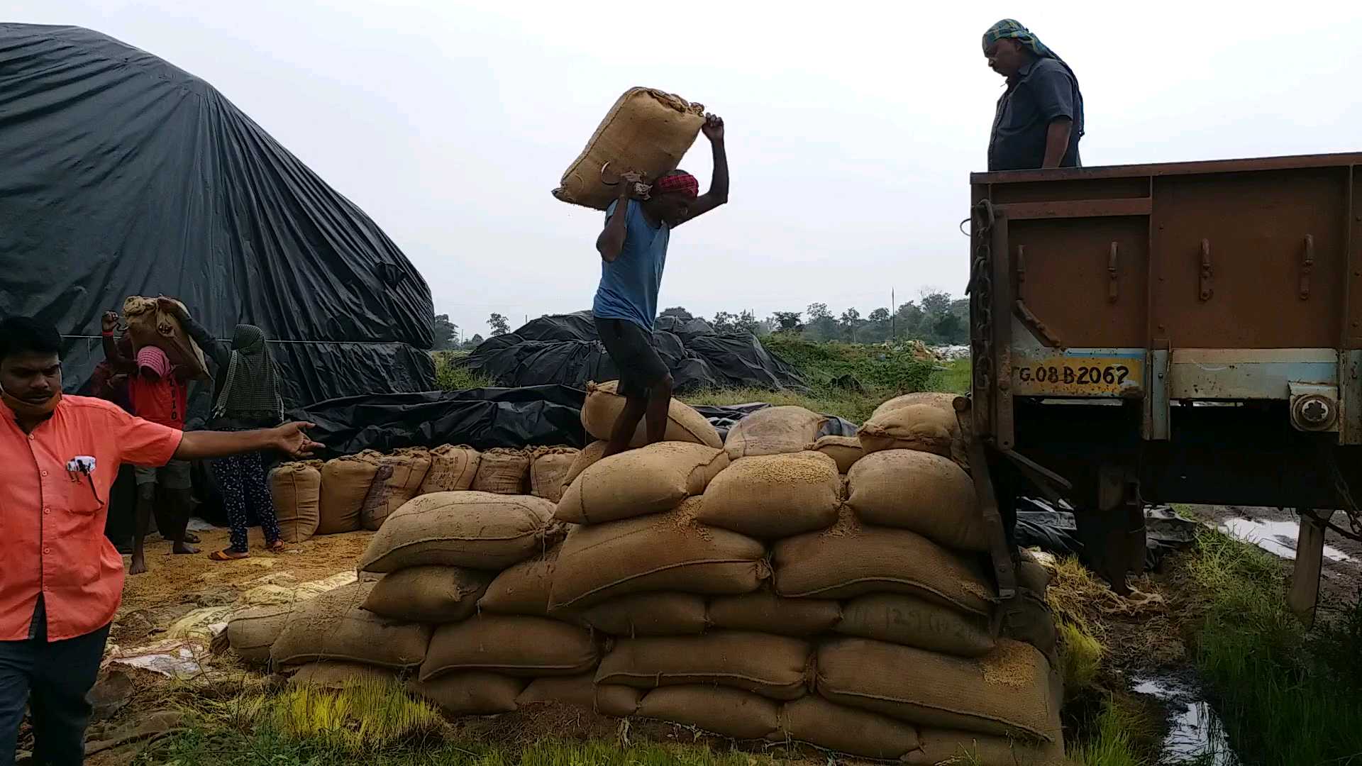 Complaint of malfunction in Paddy of Balod collection centers