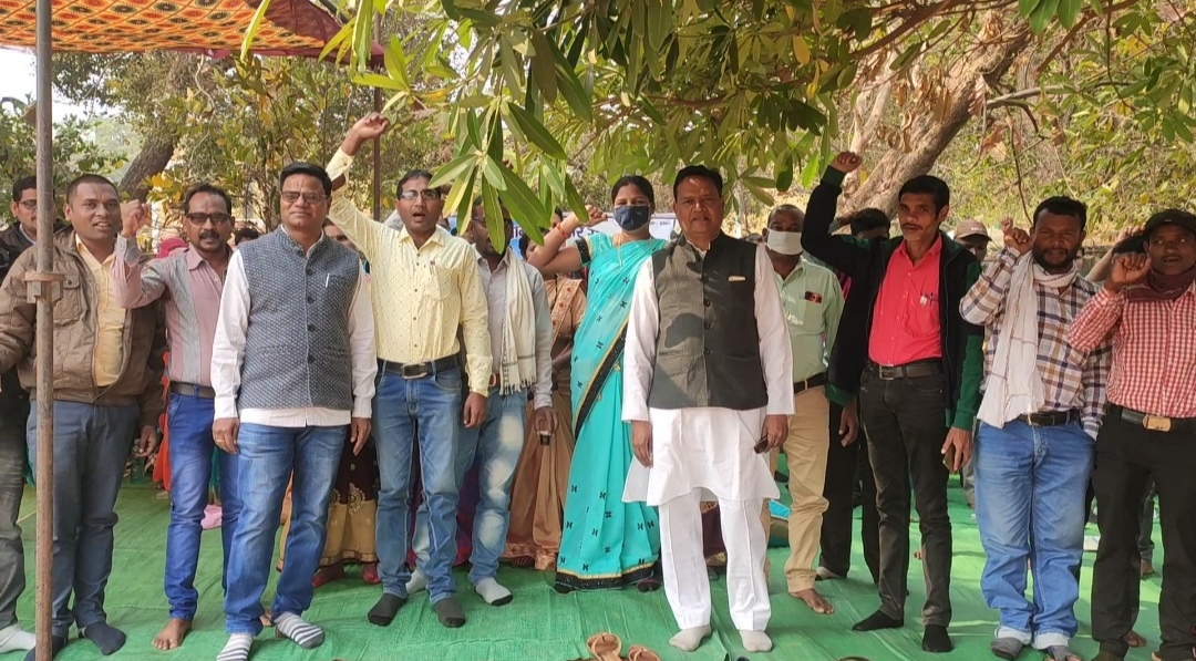 Former district panchayat president standed in support of Panchayat Secretaries