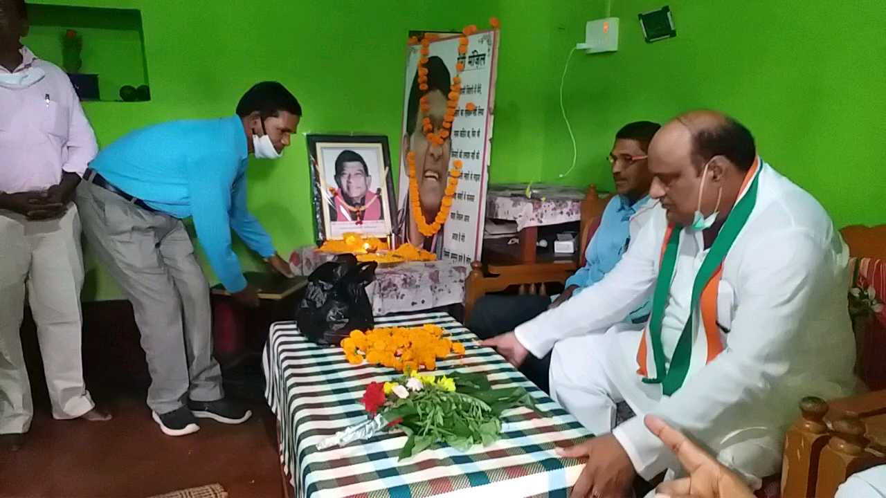 Minister Jaisingh Agrawal paid tribute to Ajit Jogi in Jogisar village