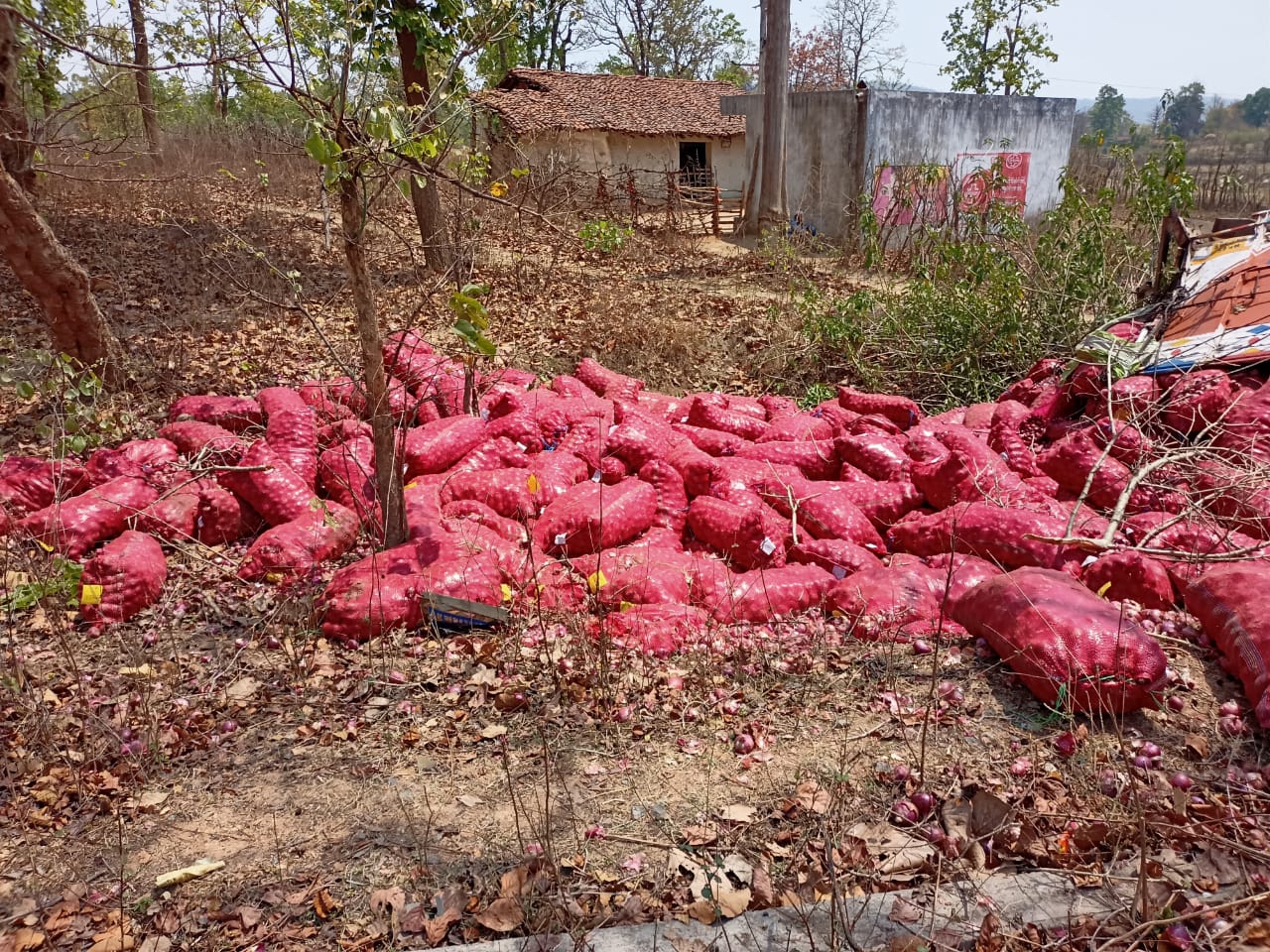 Truck accident in pendra