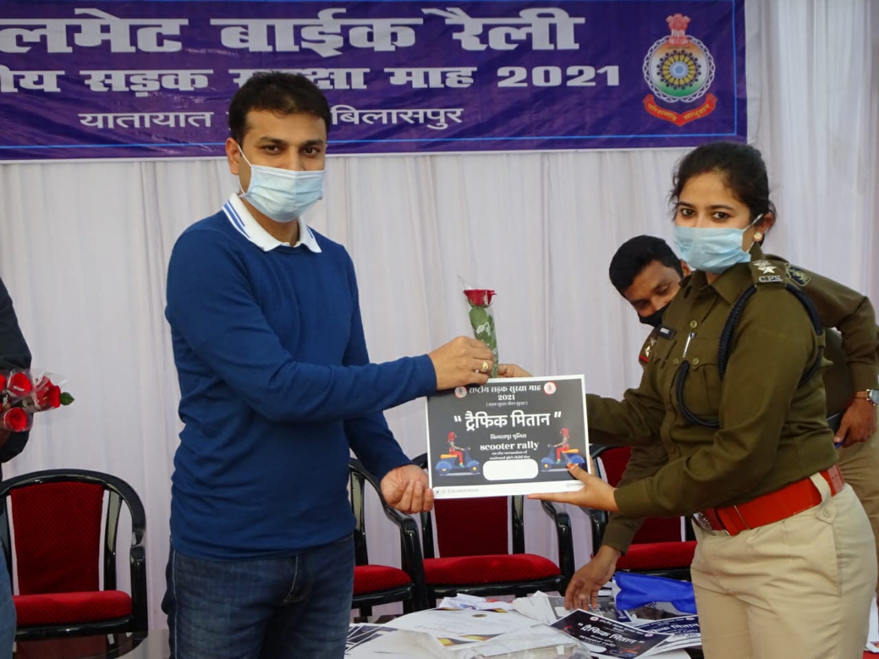 women-took-out-a-bike-rally-for-helmet-public-awareness-in-bilaspur