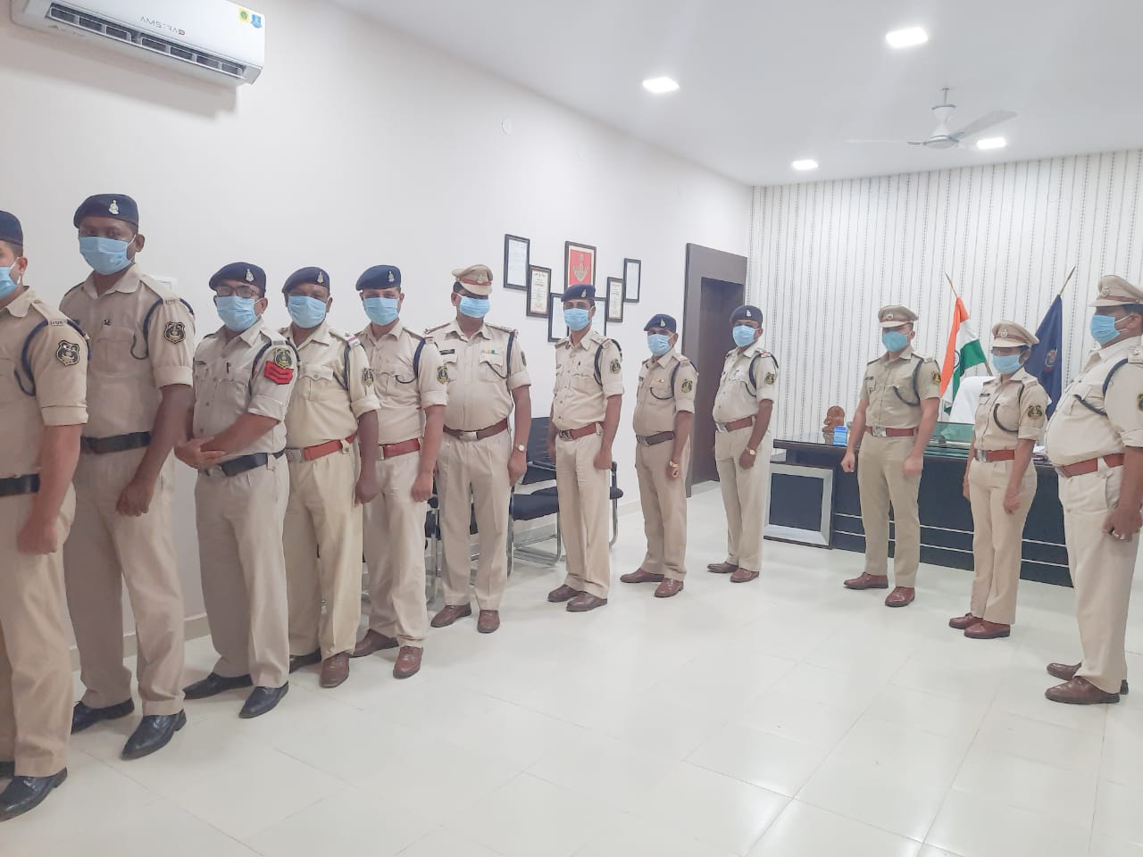 gaurela-pendra-marwahi-police-carries-chhattisgarh-police-insignia-on-her-shoulders