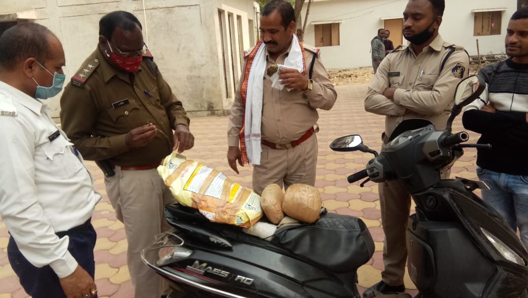 Traffic police seized hemp from scoot during vehicle checking in bilaspur