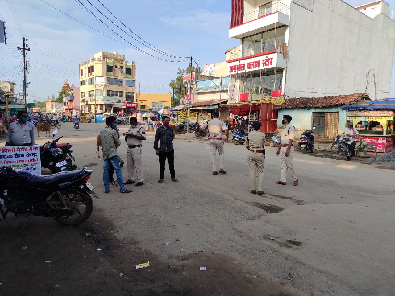 Ratanpur police take a action on people they not wearing mask