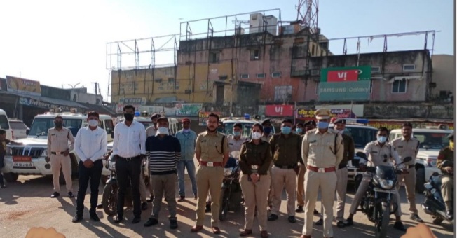 Police and administration carried out flag march in Takhatpur