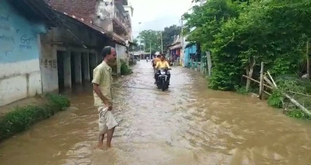 SDM takes meeting of officials due to continuous rains in Bemetra