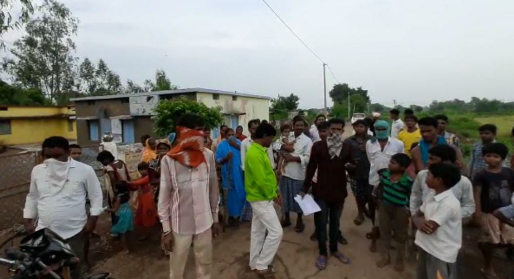 interference-of-sarpanch-husband-in-panchayat-work