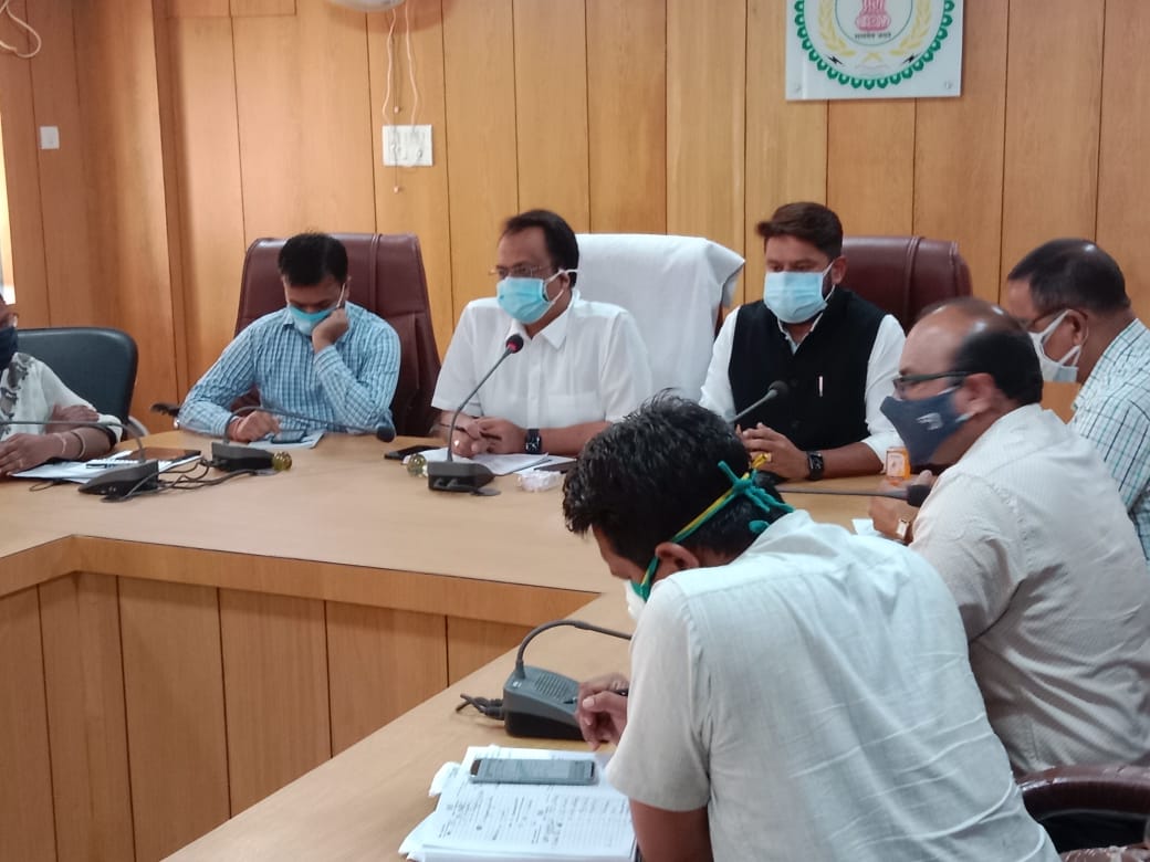 mla-and-collector-took-meeting-of-sarva-samaj-in-view-of-corona-and-lockdown-in-bemetara