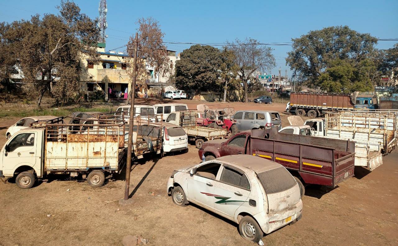 FSL team in Bemetra investigating seized vehicles