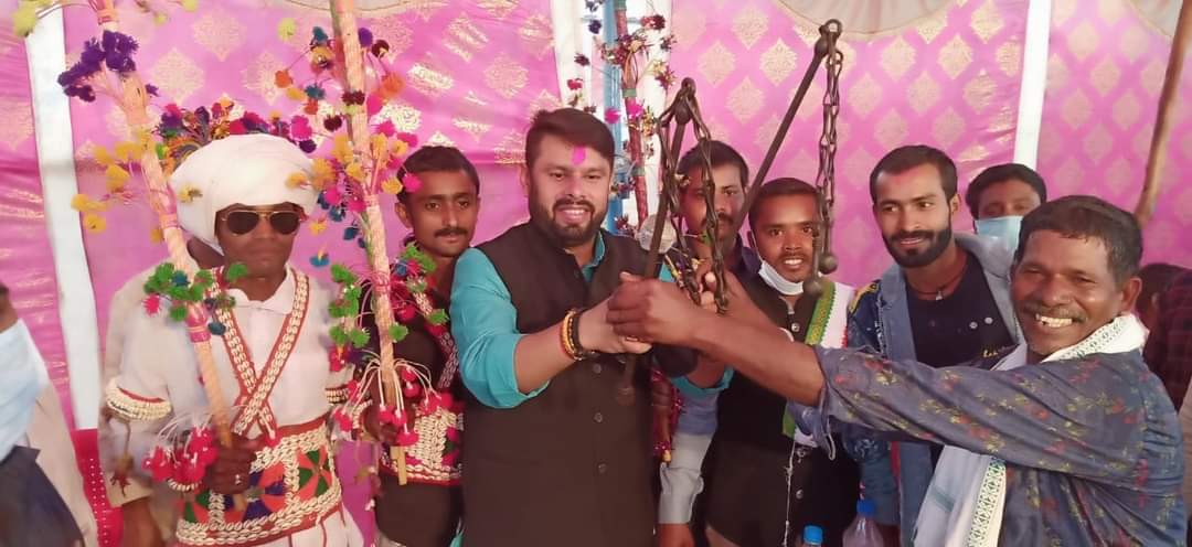 mla ashish chhabra also danced at mandai matar festival in bemetara