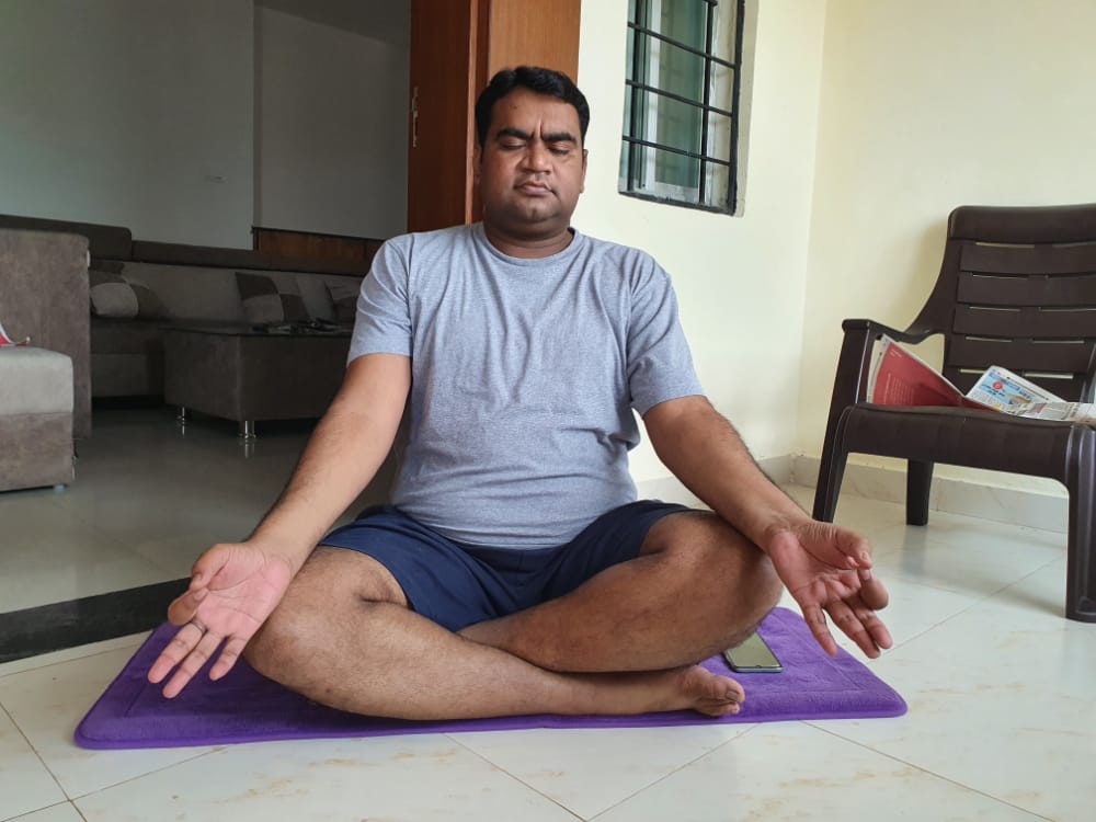 Parliamentary Secretary Gurudayal Singh Banjare doing yoga due to corona