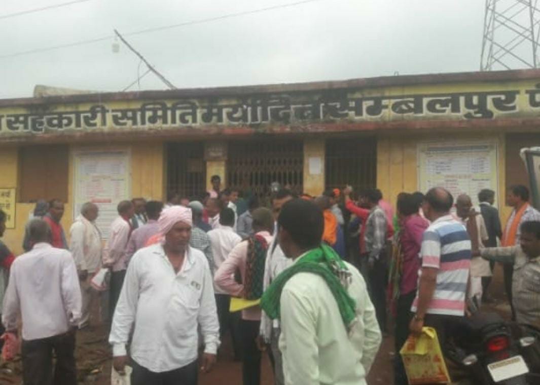 farmers protest against government in bemetara