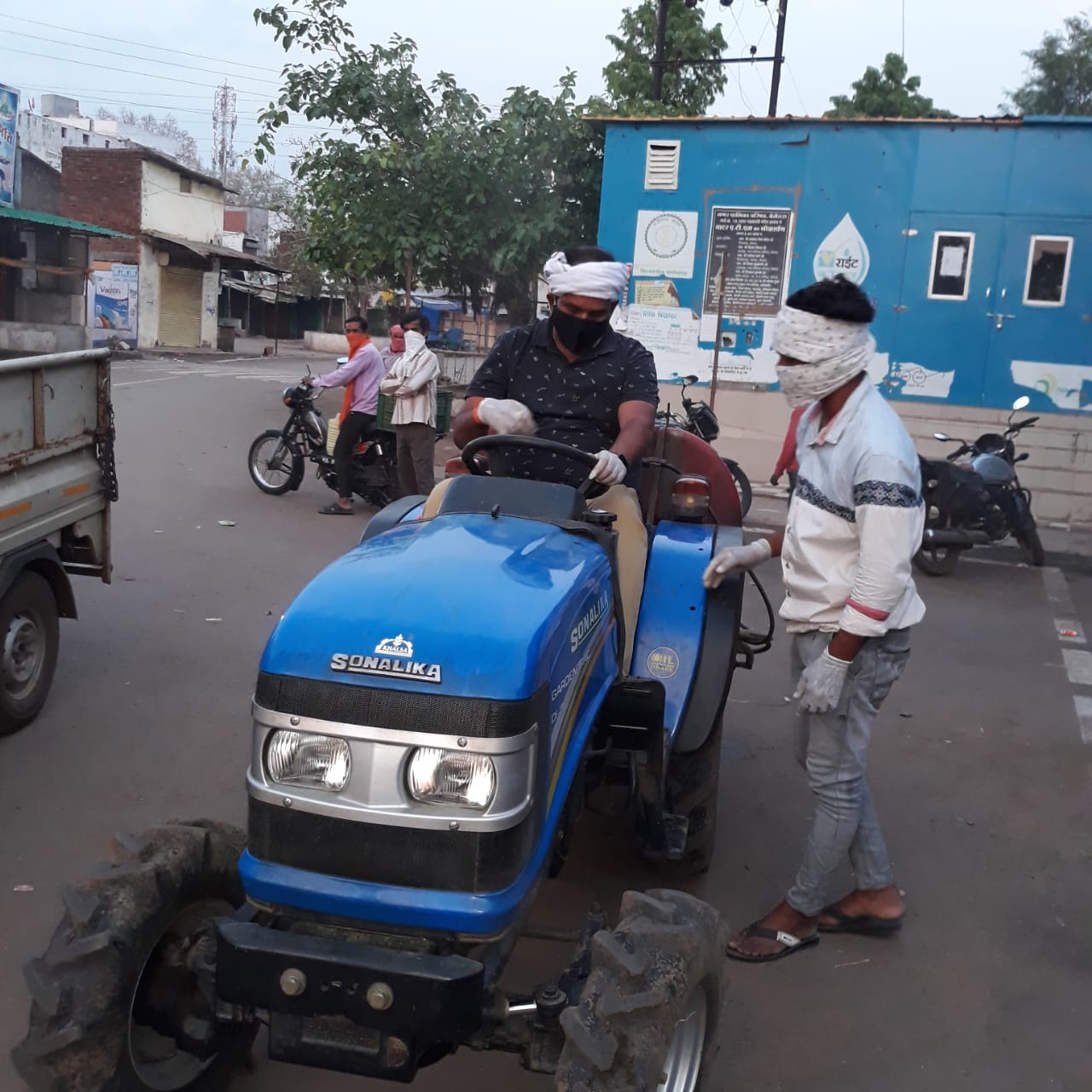 Innovative initiative by farmer for corona virus in bemetara