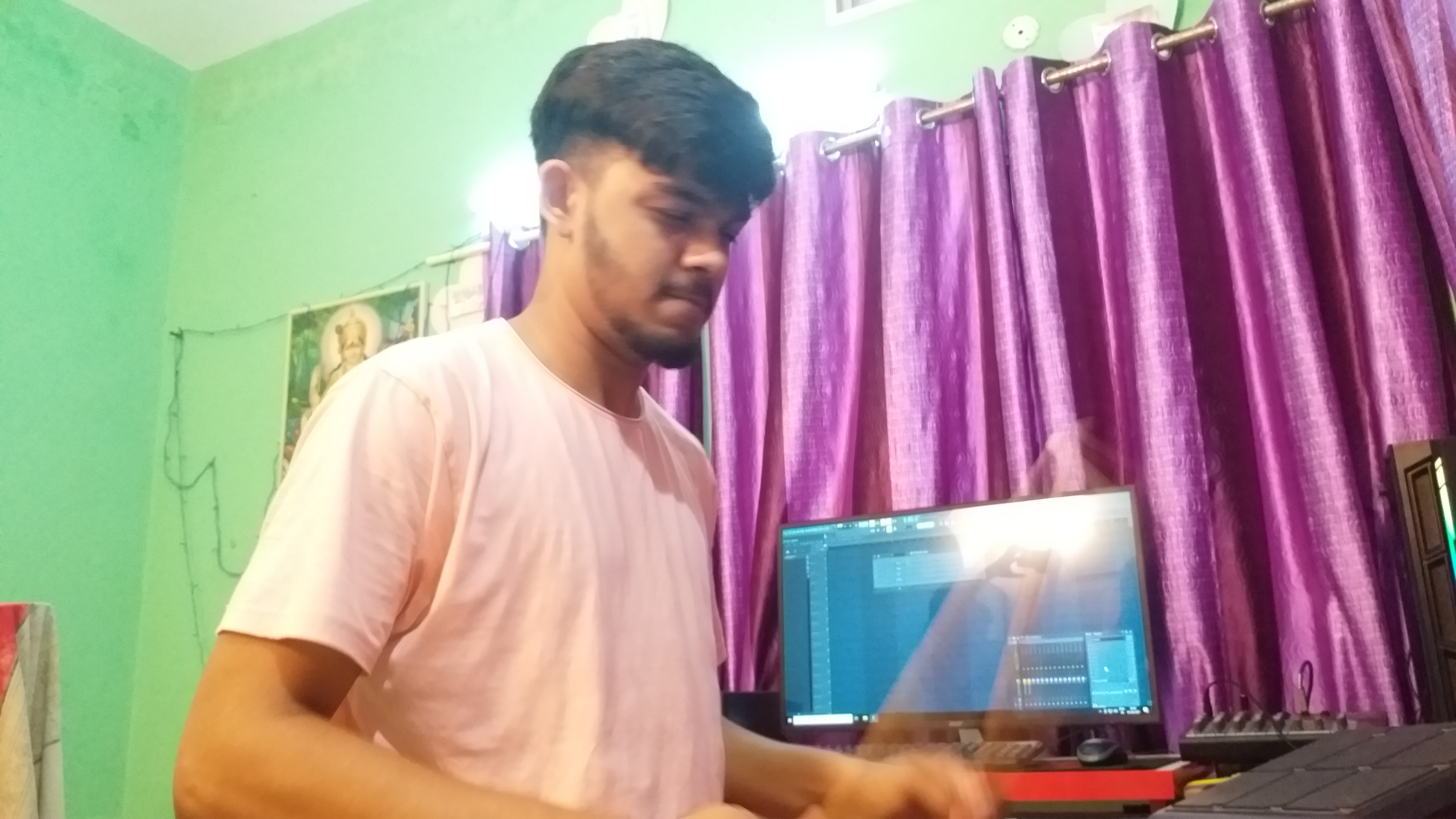 Chhattisgarh first drummer Ramandeep Singh got silver play button from YouTube