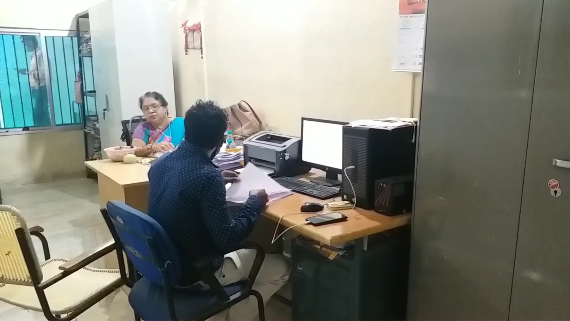 Lockdown rules are not being followed in Forest Department office