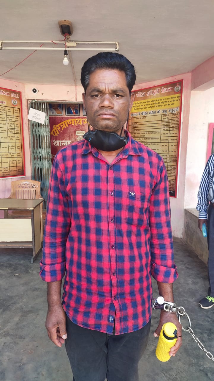 Jagdalpur police arrested ganja smuggler