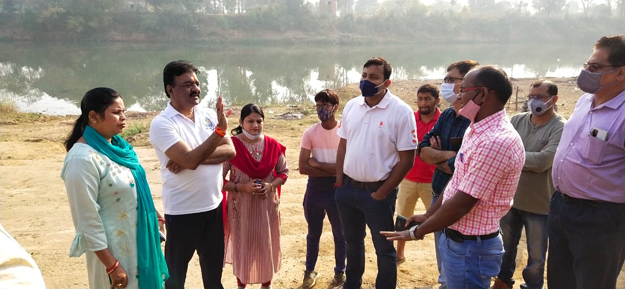 mla rekhachand jain visited city by cycling with Collector Rajat Bansal