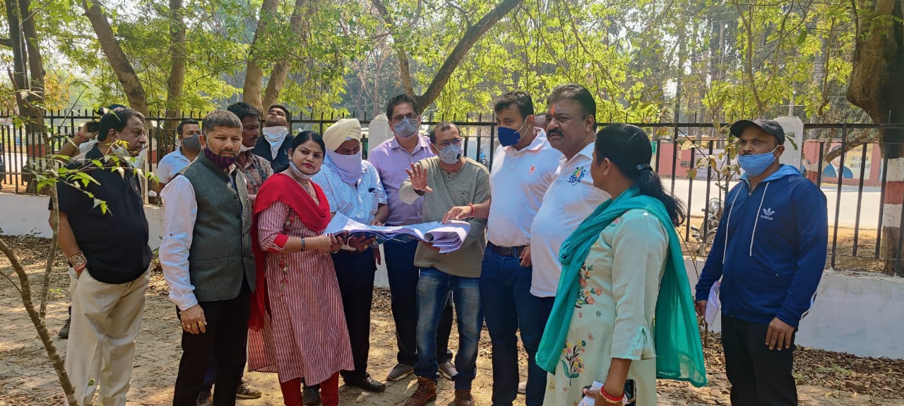 mla rekhachand jain visited city by cycling with Collector Rajat Bansal