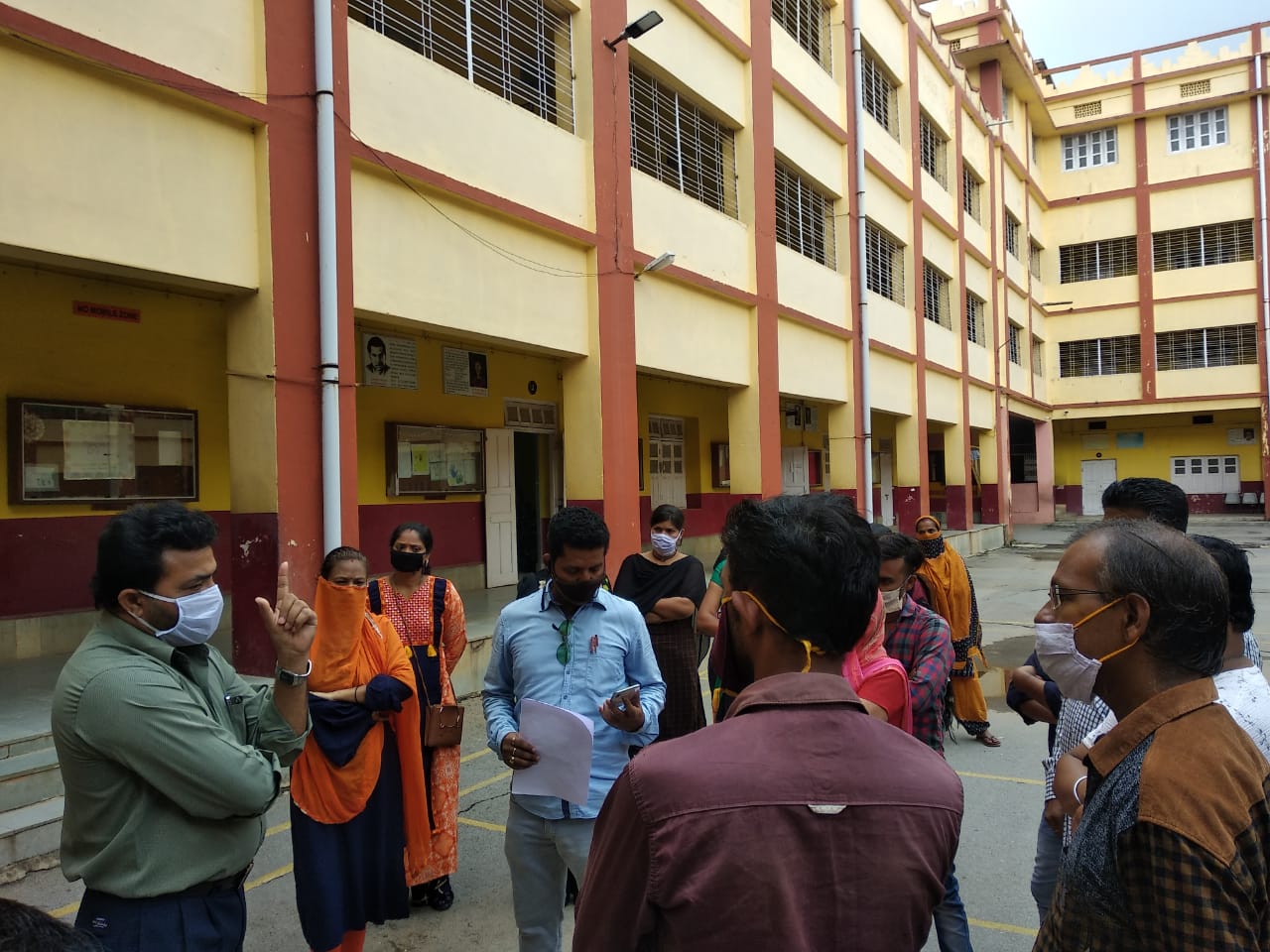 Parents protest against private school management in Jagdalpur