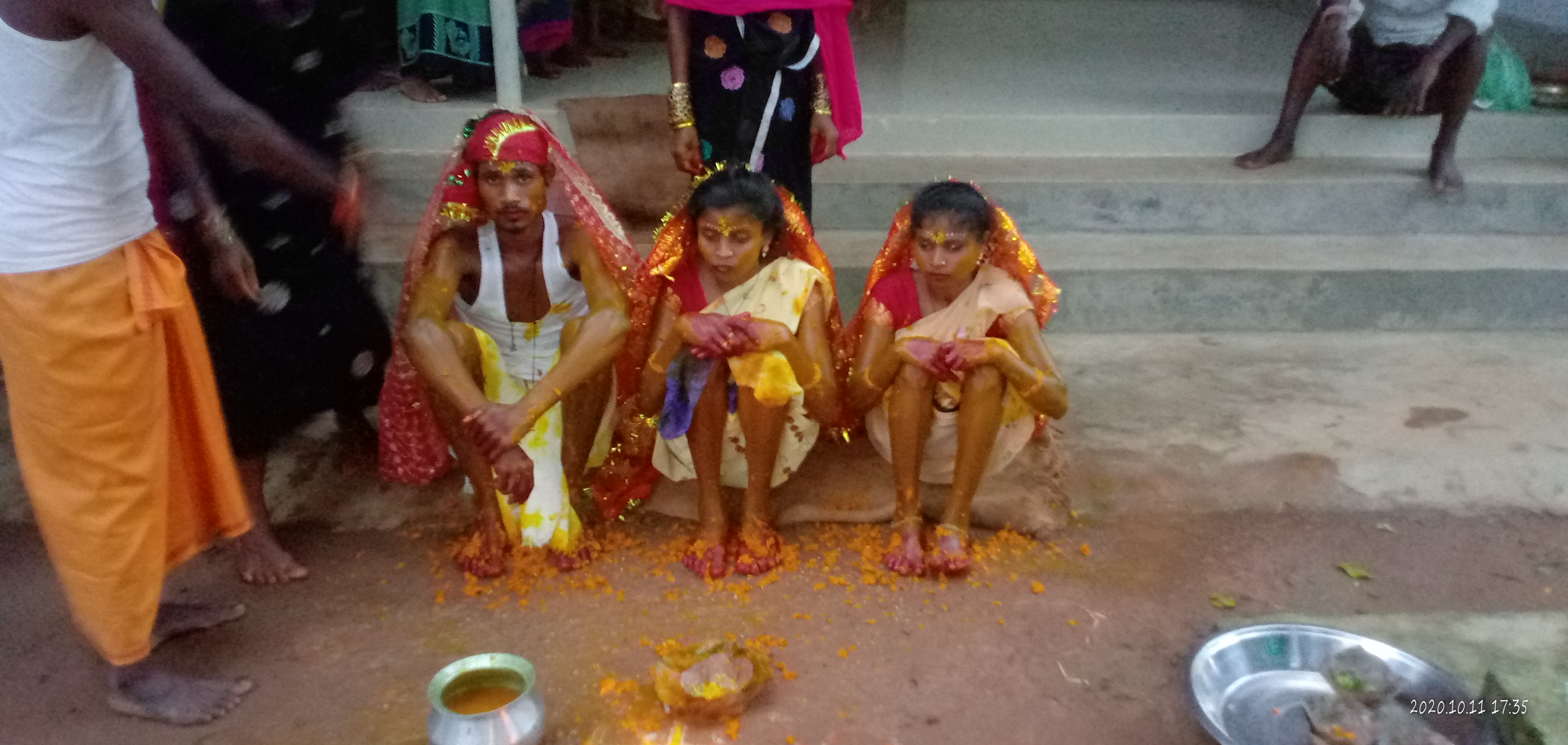 Chandu marries two women in same mandap with pomp in bastar