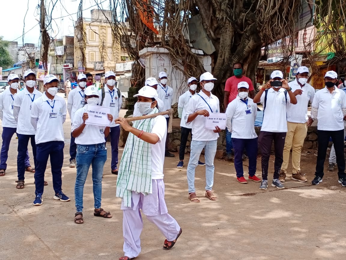 Corona awareness campaign from street theater in jagdalpur