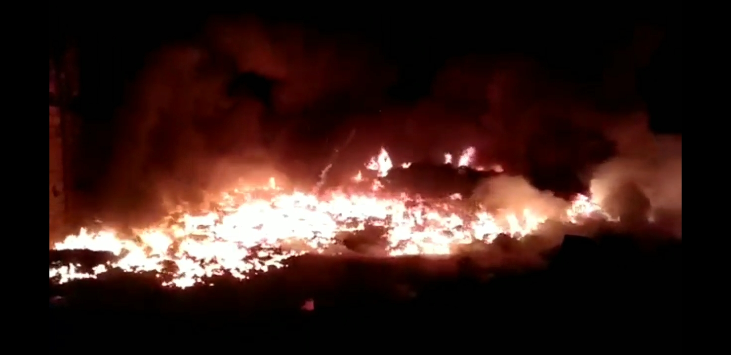 plastic-warehouse-in-borpadar-of-jagdalpur-caught-fire