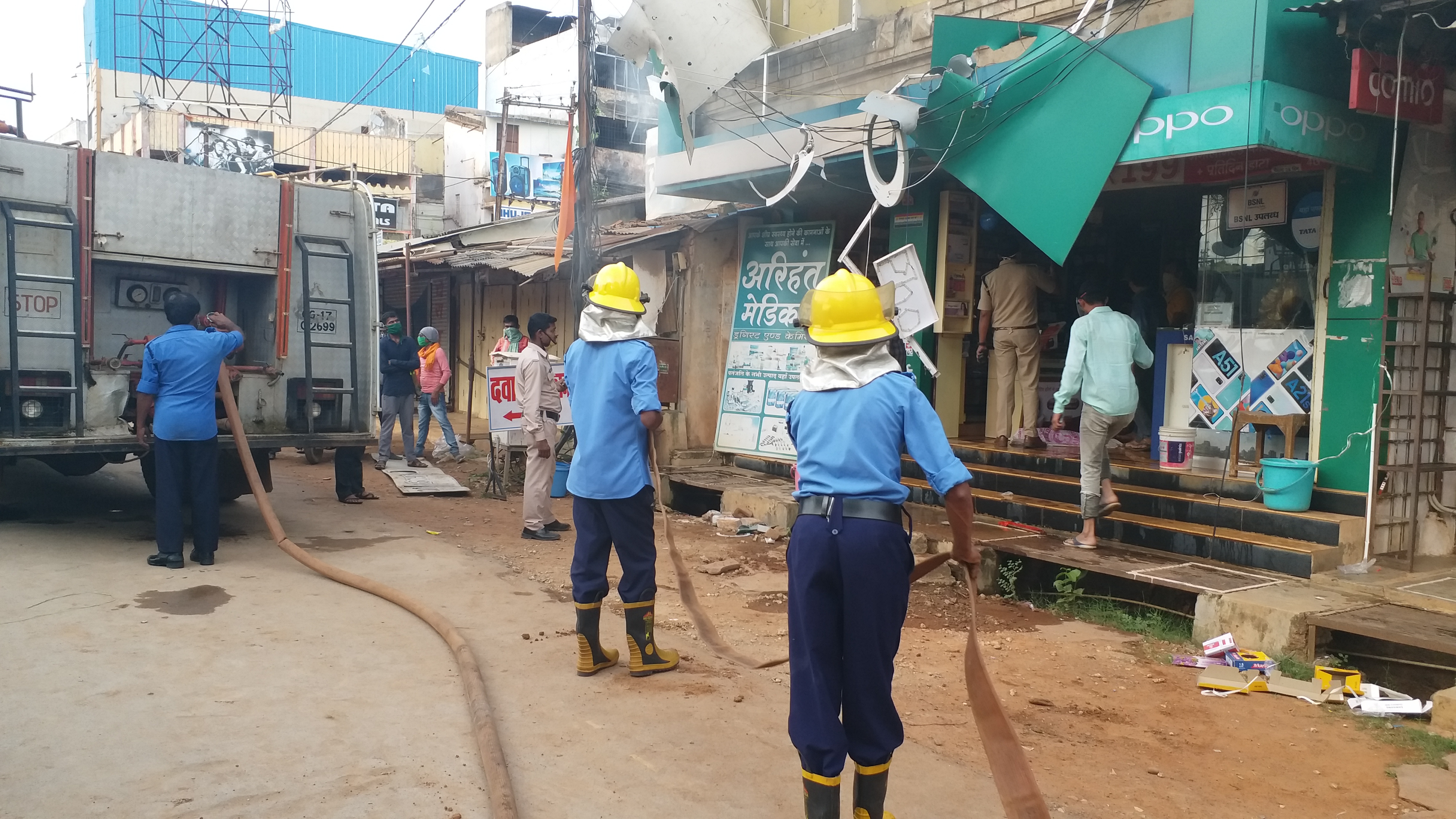 one-medical-shop-in-golbazar-was-set-on-fire-in-jagdalpur