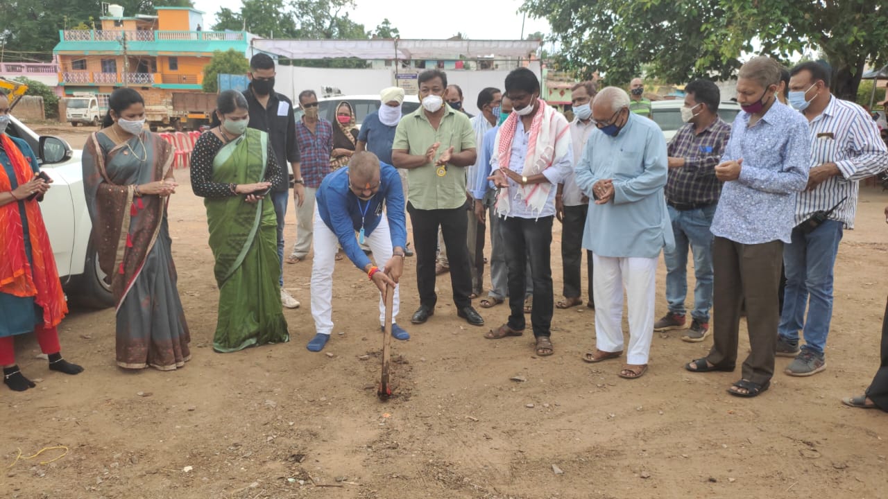 Multi storey parking work started in Itwari Bazar of Jagdalpur