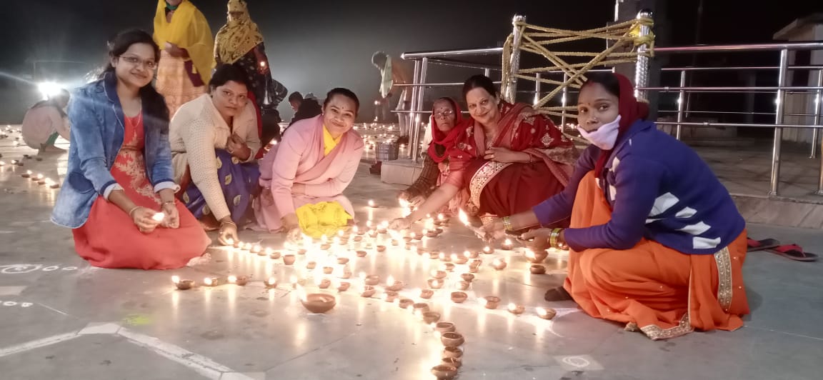 lamps were lit in Danteshwari temple