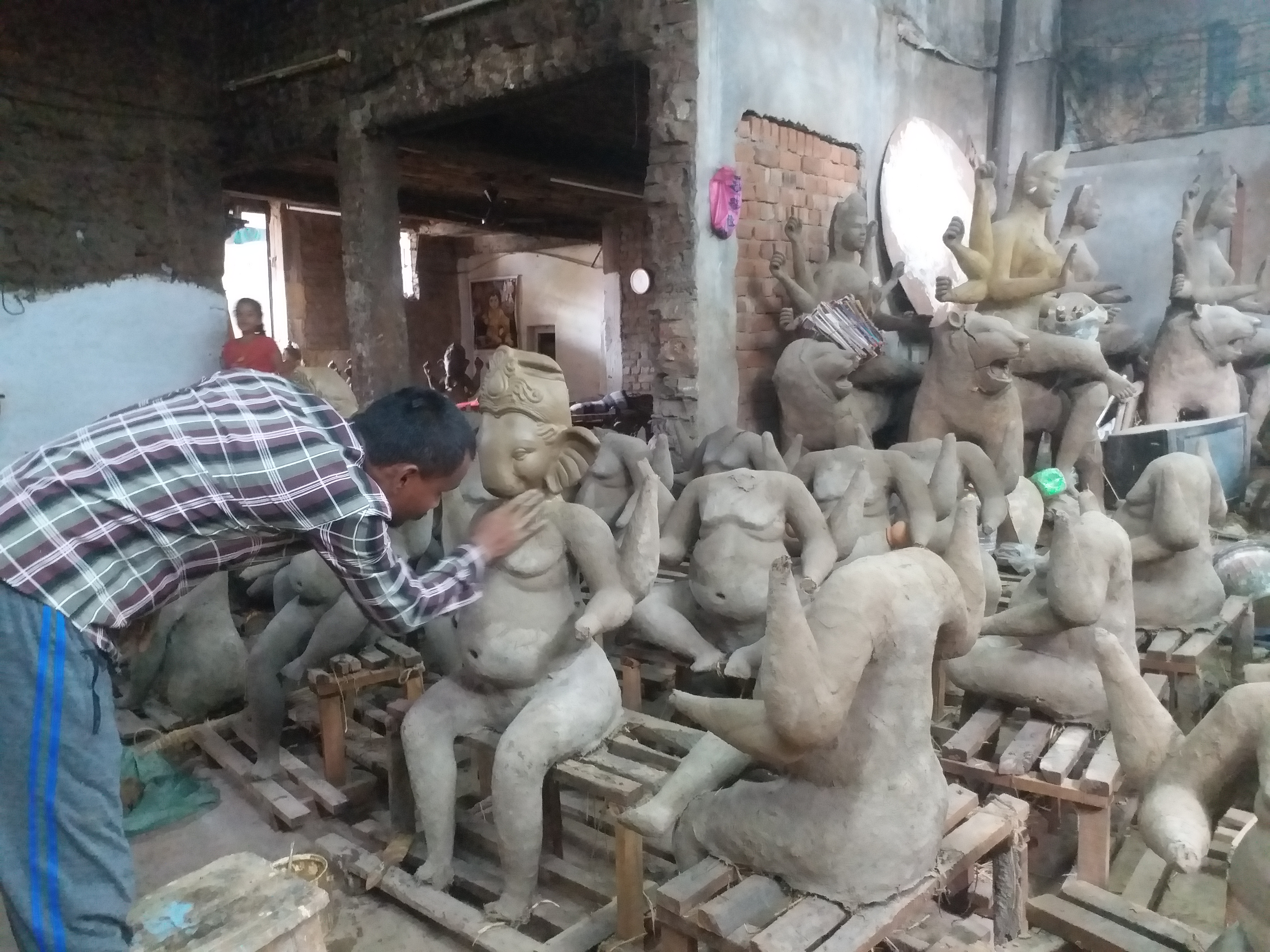 effect of corona on the livelihood of sculptors in dhamtari