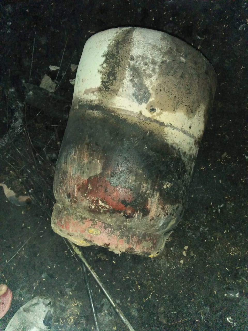 A fire broke out in a house in Dhamtari after a cylinder burst