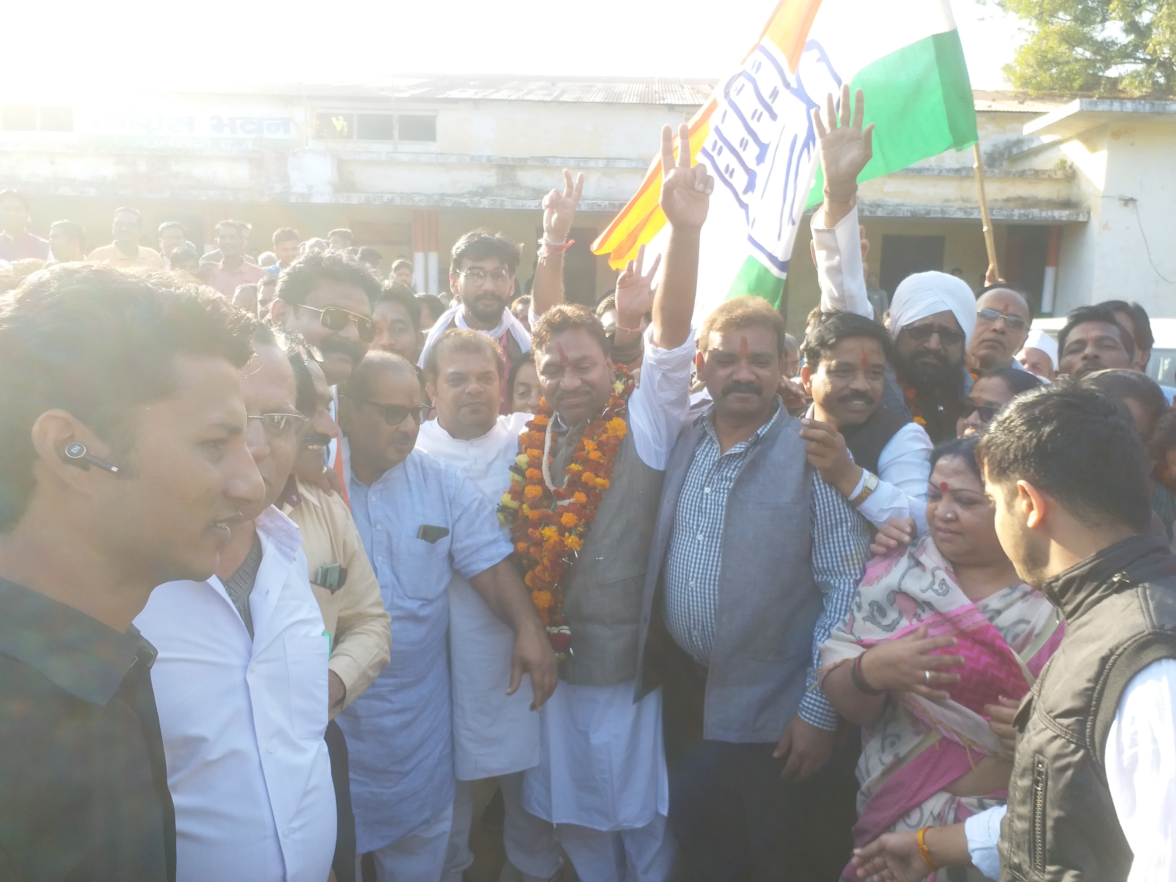 congress candidate vijay dewangan is the new mayor of dhamtari