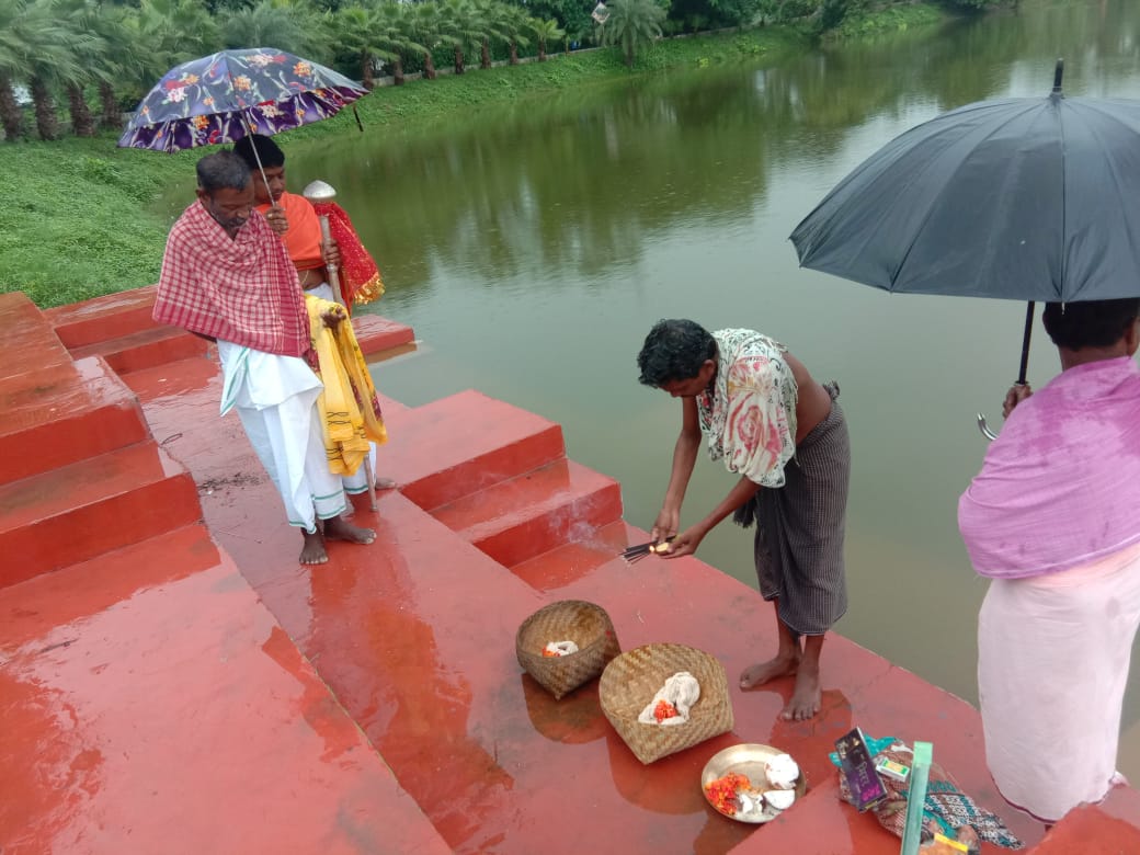 before one day Raksha Bandhan in Dantewada silk rakhi is worn to Maa Danteshwari