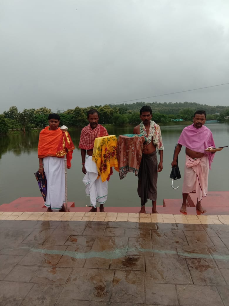 before one day Raksha Bandhan in Dantewada silk rakhi is worn to Maa Danteshwari