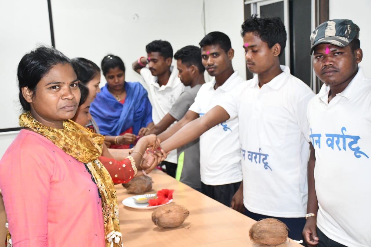 Lone Verratu Campaign Surrendered Naxalites celebrated Rakhi festival in dantewada