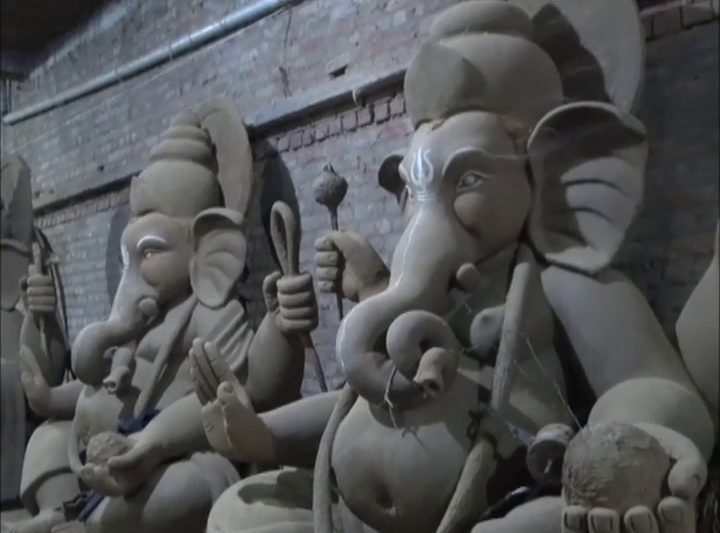 Sculptor facing problem because not having guidelines for Ganesh and Durga festival in durg