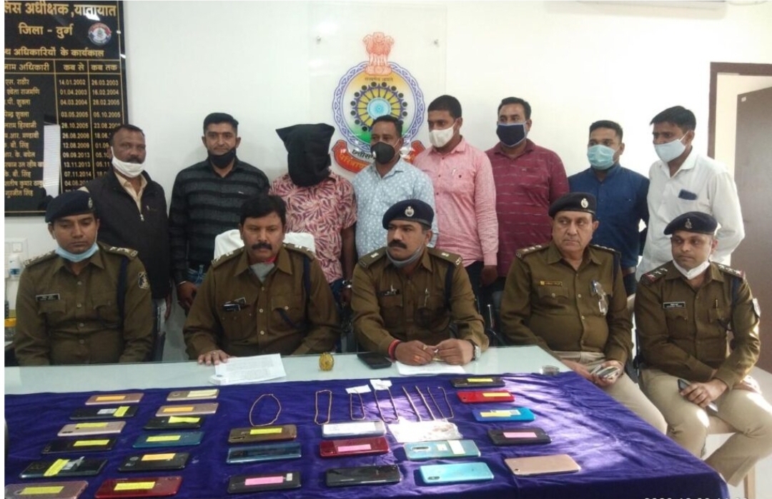 Bhilai police arrested one person for over 50 robberies in durg