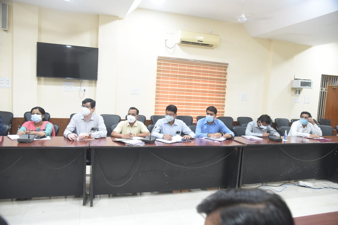 Collector Sarveshwar Narendra Bhure held meeting on pre monsoon in durg