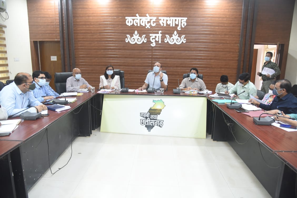 Collector Sarveshwar Narendra Bhure held meeting on pre monsoon in durg