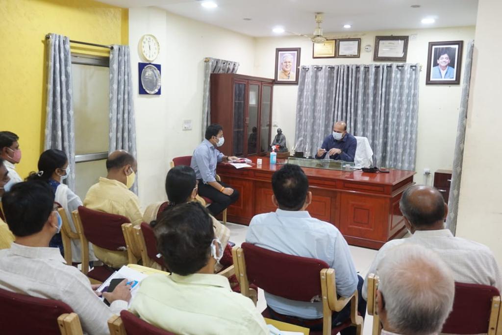 Instructions to officers of Bhilai to hold public hearings every Thursday in durg