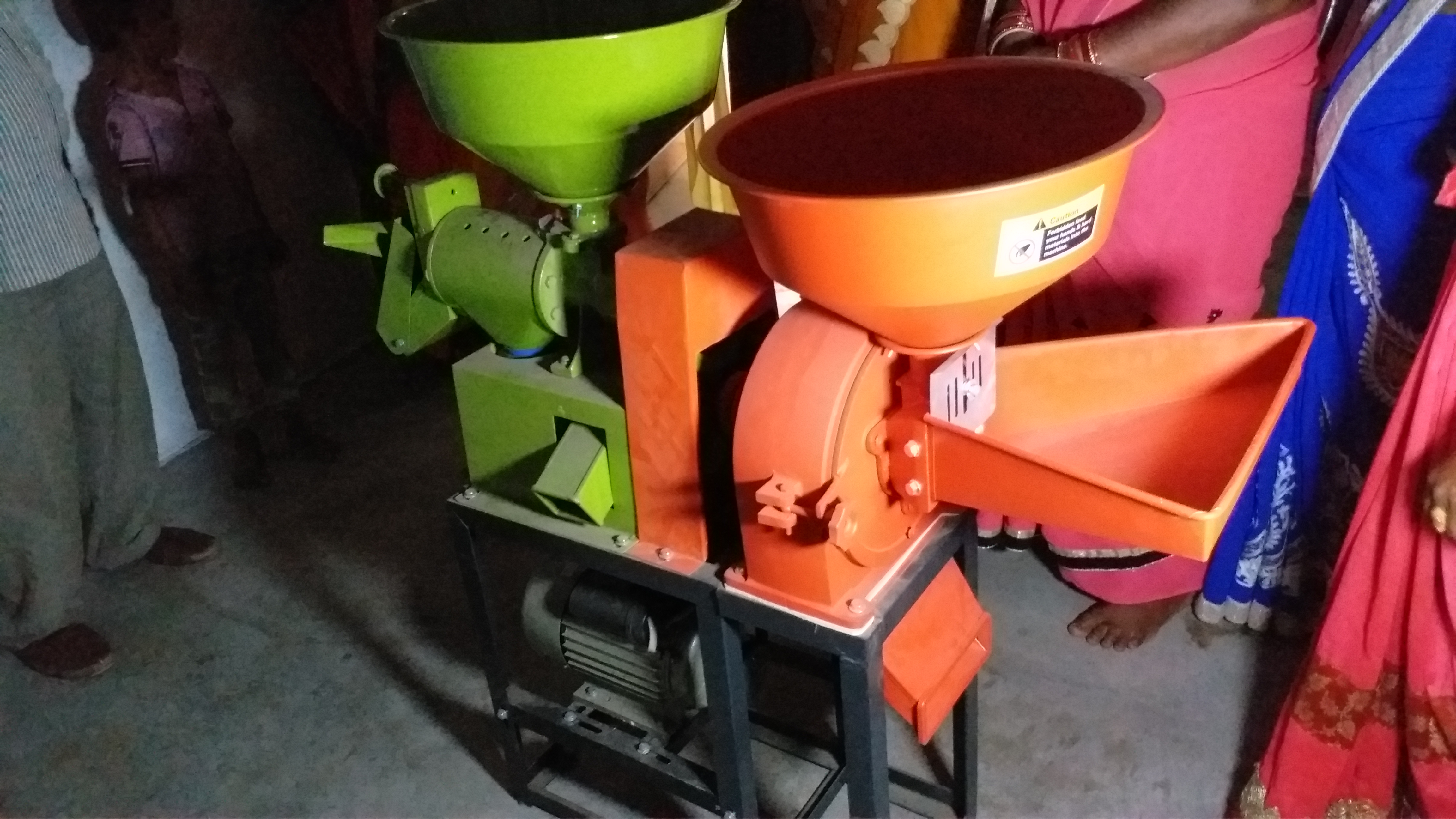 mini rice mill being given to womens