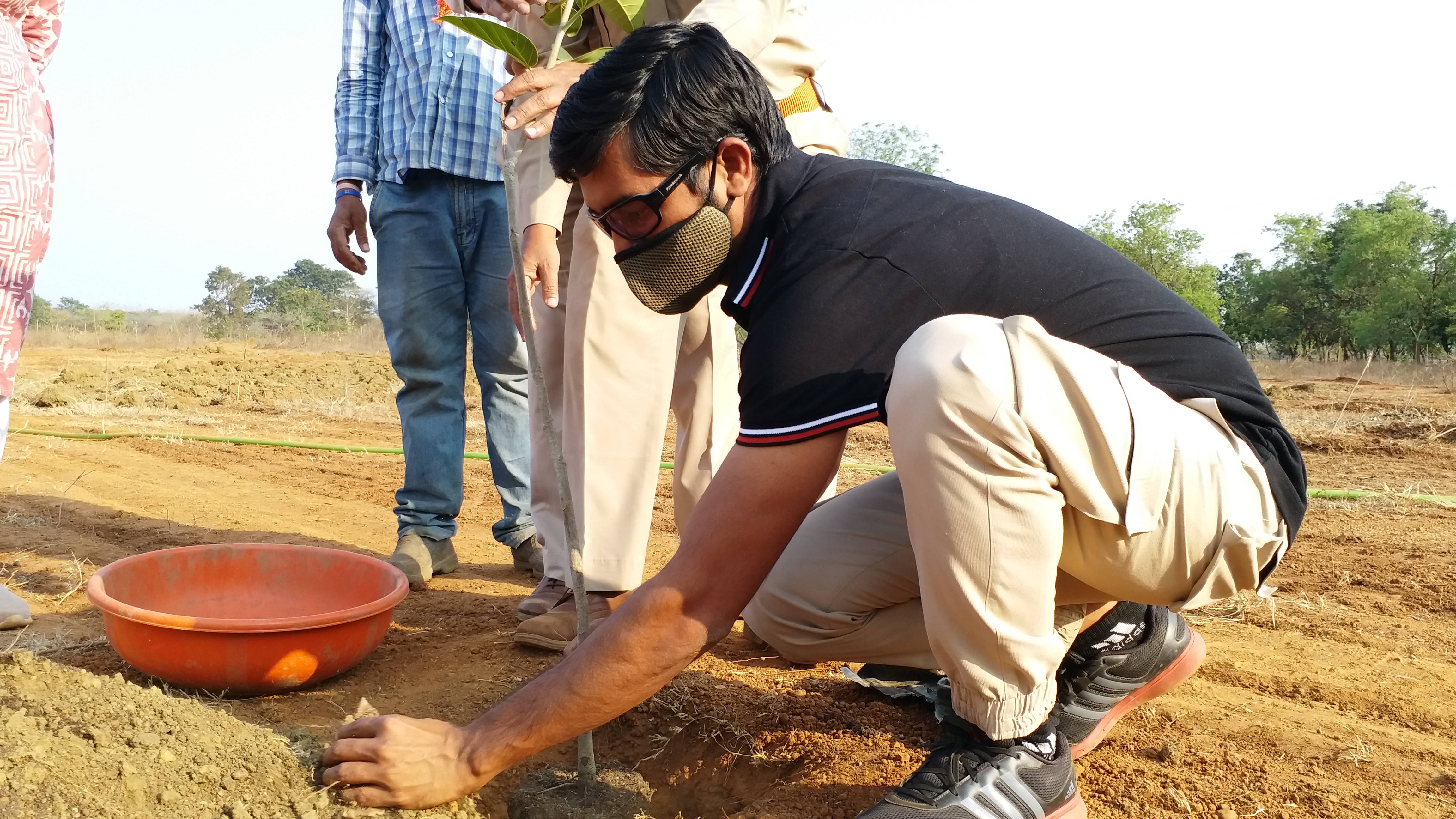 plantation-in-biodiversity-park-on-the-occasion-of-international-forest-day-in-durg